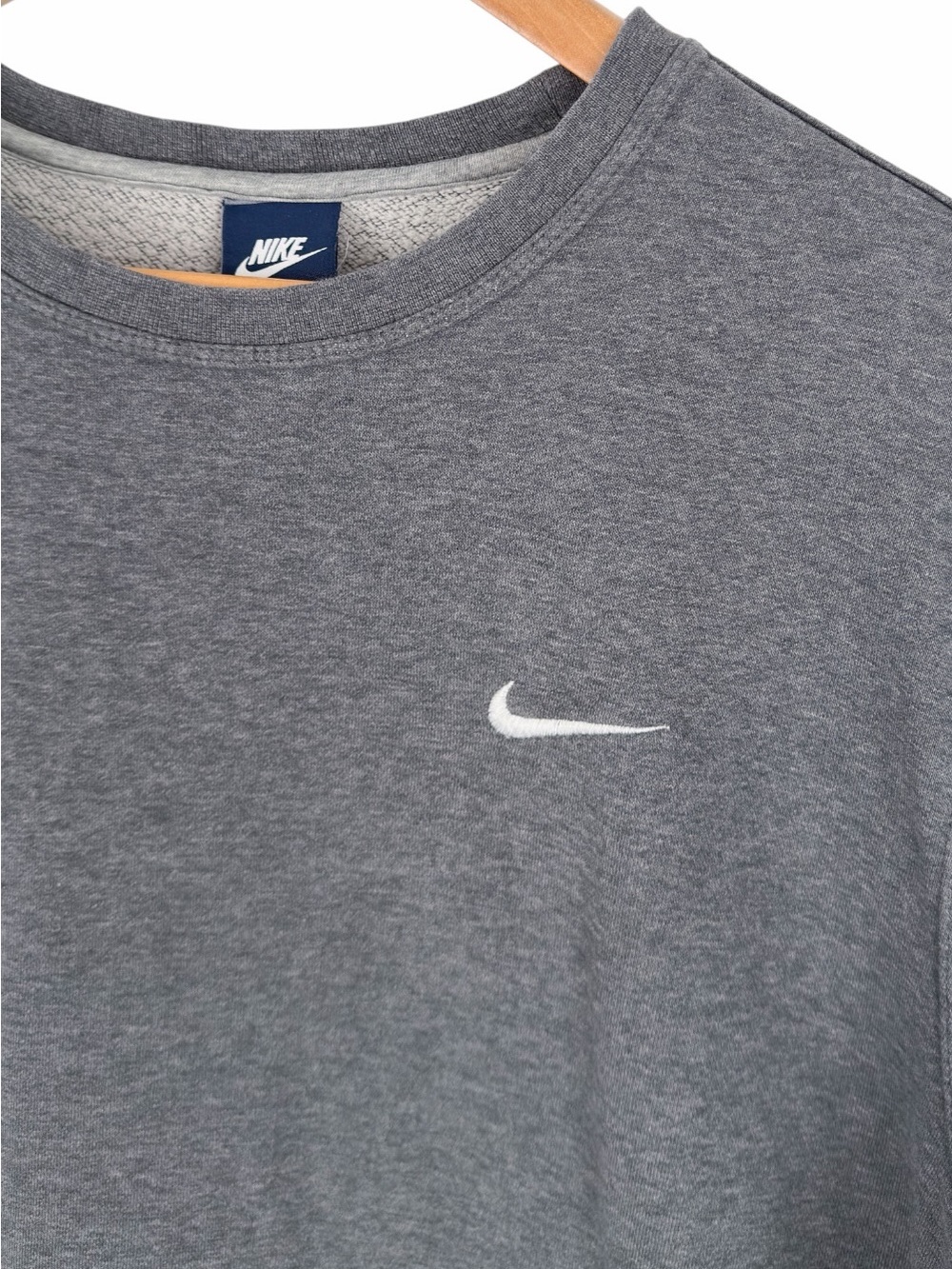 Nike Men’s XL Mini Swoosh Sweatshirt Gray Embroidered Logo Crewneck Pullover - Picture 3 of 8